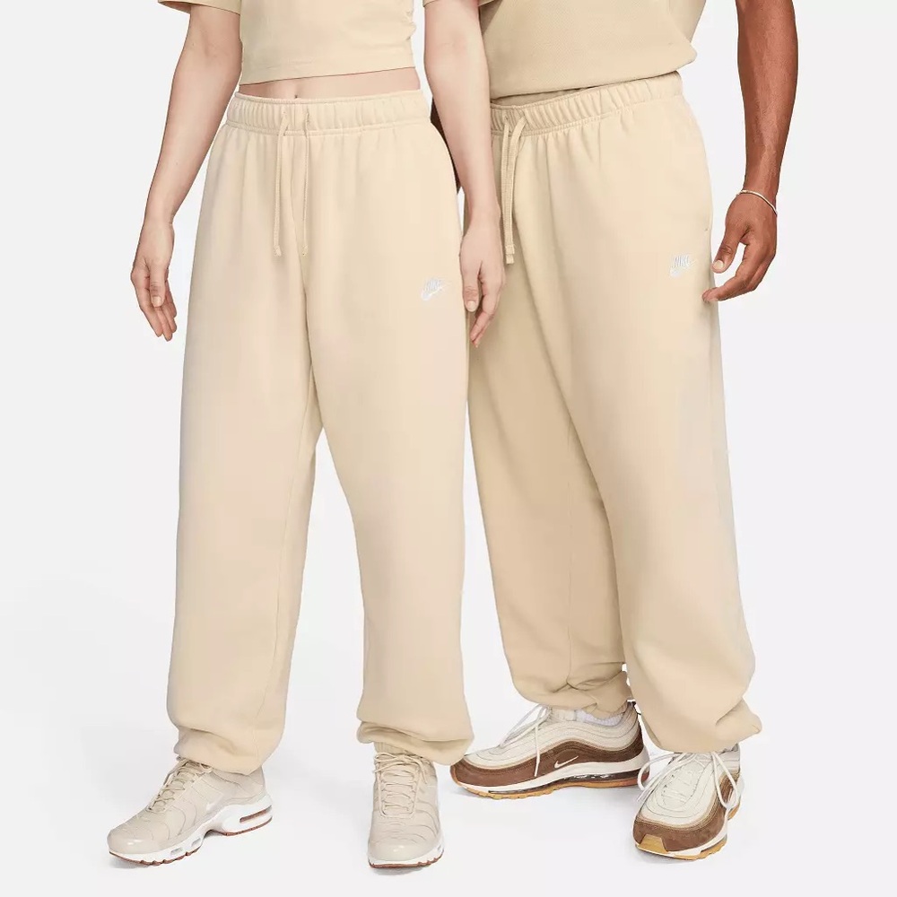 Nike Sportswear Club Fleece Mid Rise Oversized Light Tan Sweatpants Sanddtift